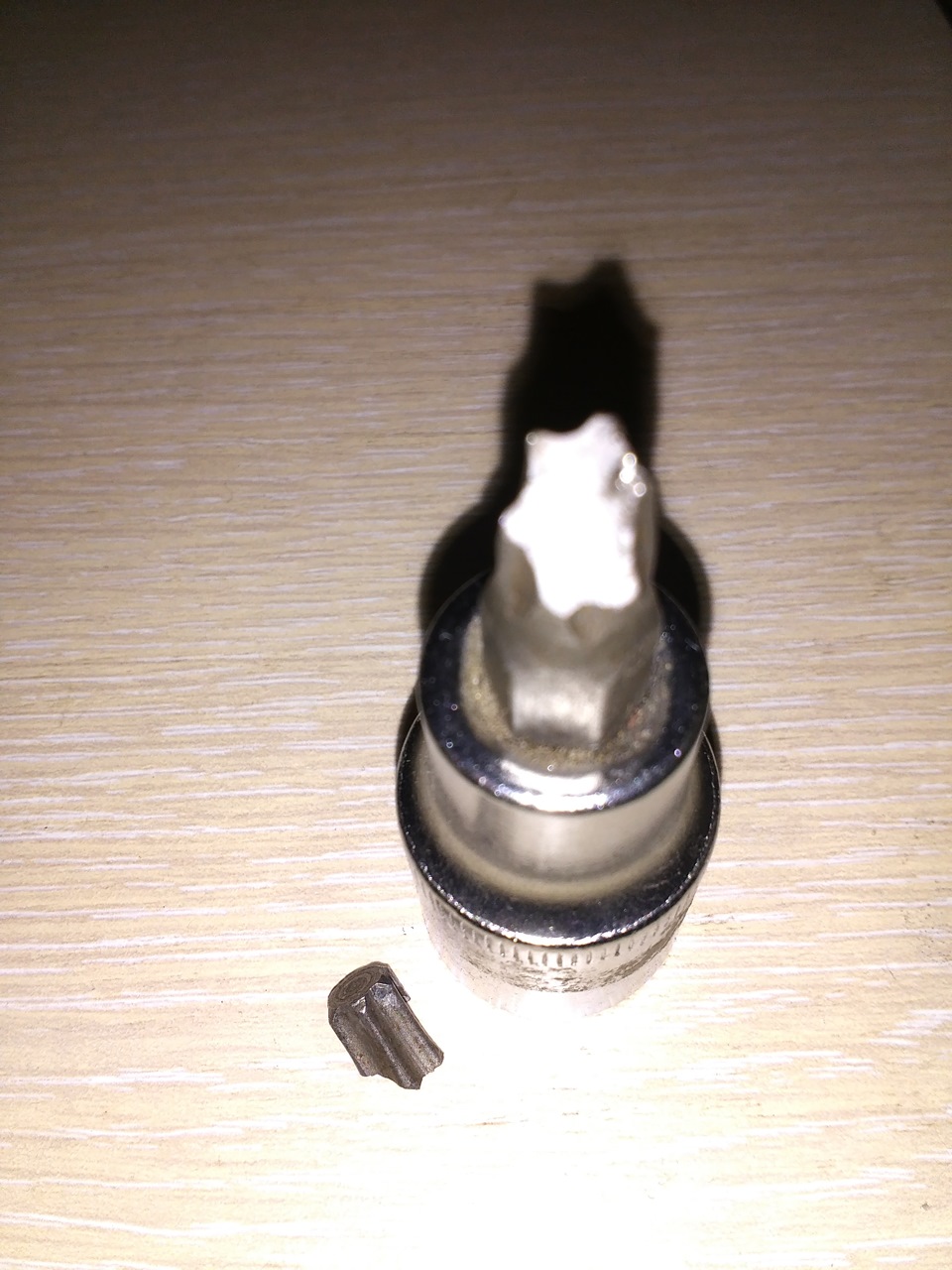 Поламався torx t40 1