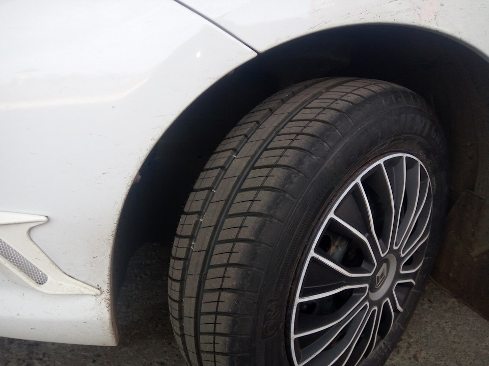 GoodYear EfficientGrip Compact 5