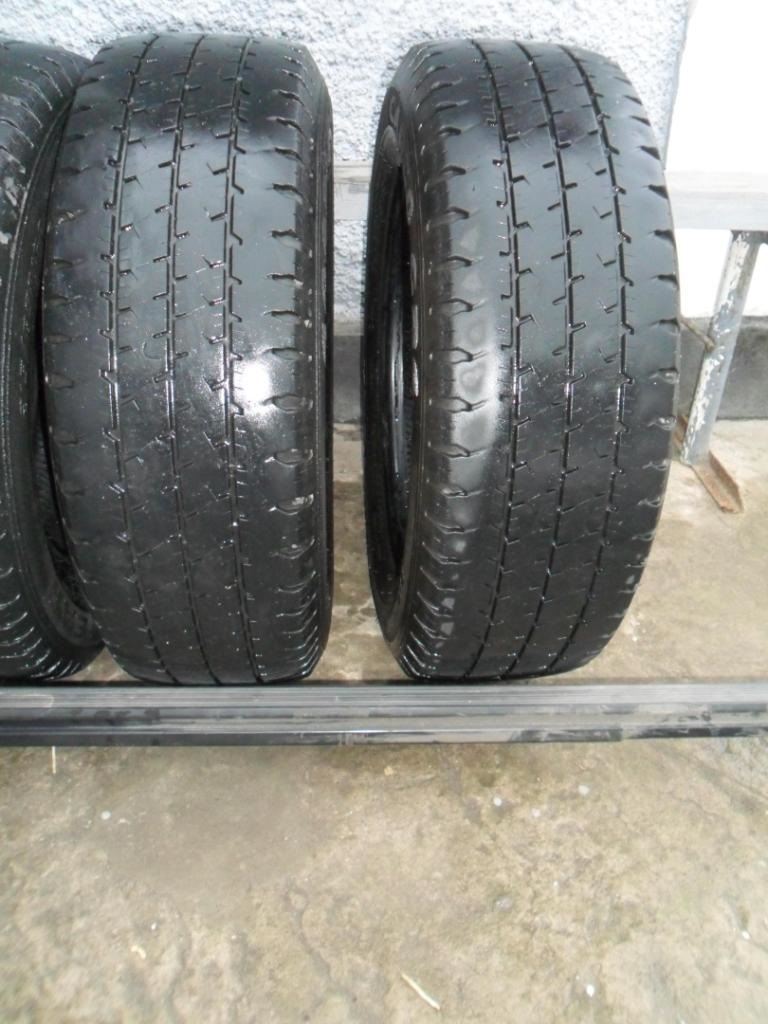 Продам комплект літньої гуми 215/65/16c 3