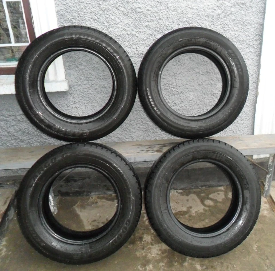 Продам комплект літньої гуми 215/65/16c