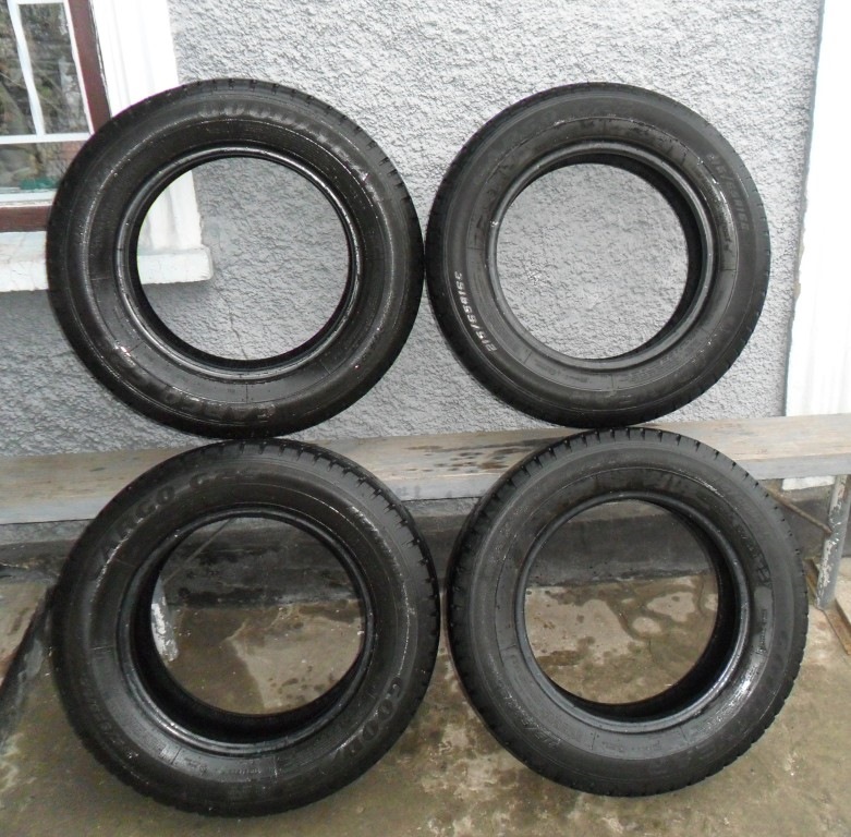 Продам комплект літньої гуми 215/65/16c 1