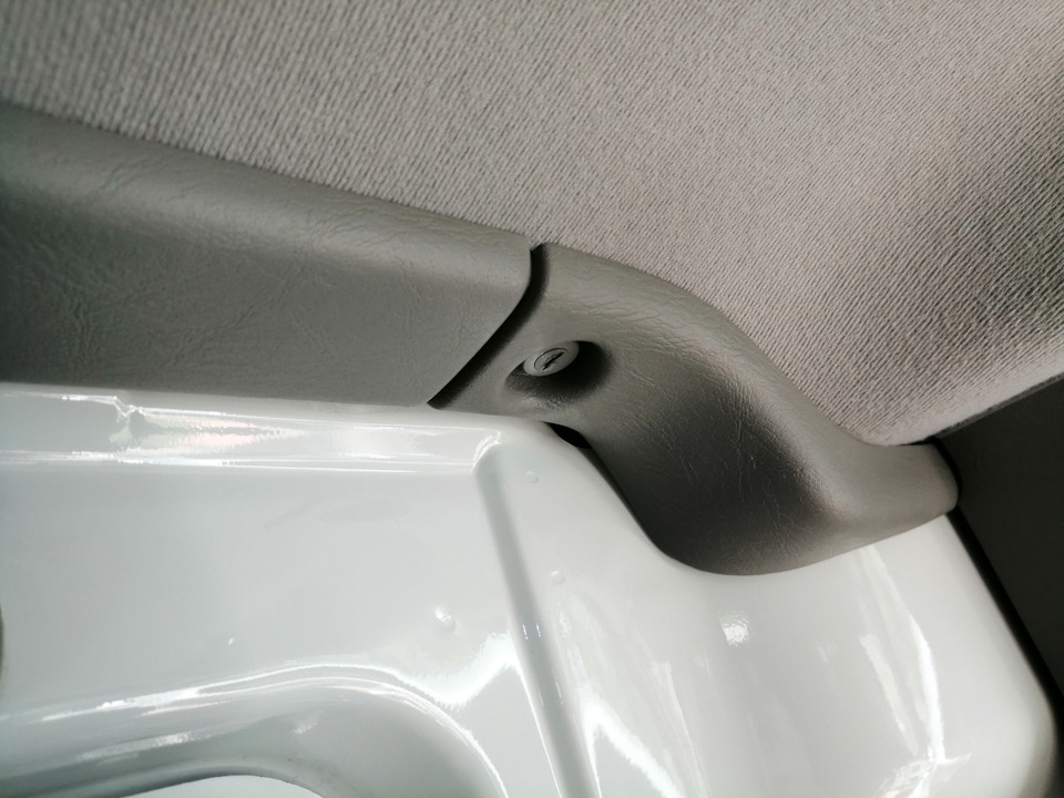 Зняття стелі та шумотеплоізоляція Renault Trafic 2