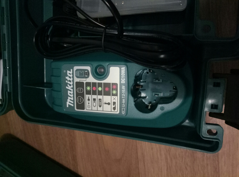 Шуруповерт Makita 5