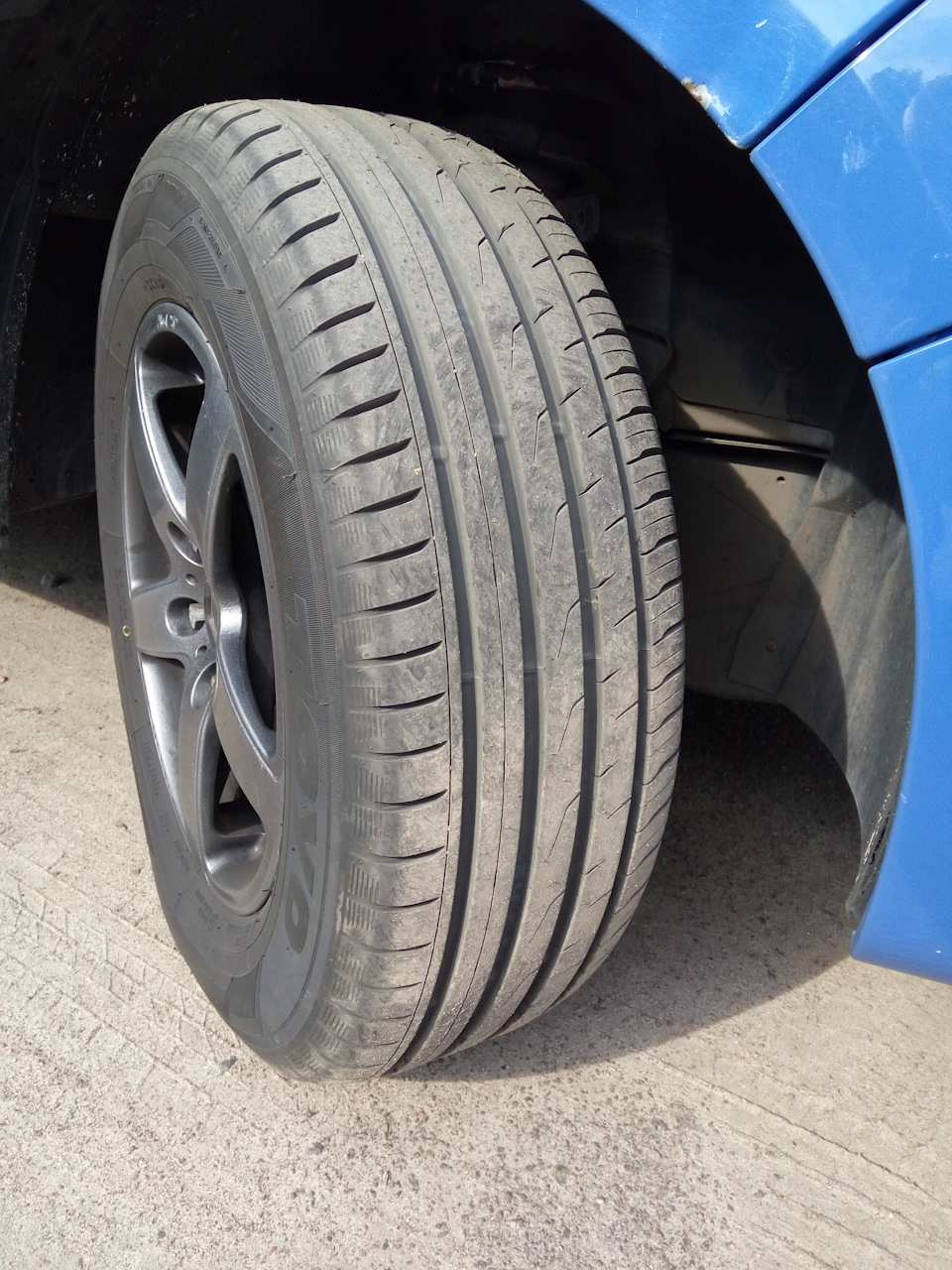 Toyo proxes cf2 215/65 2