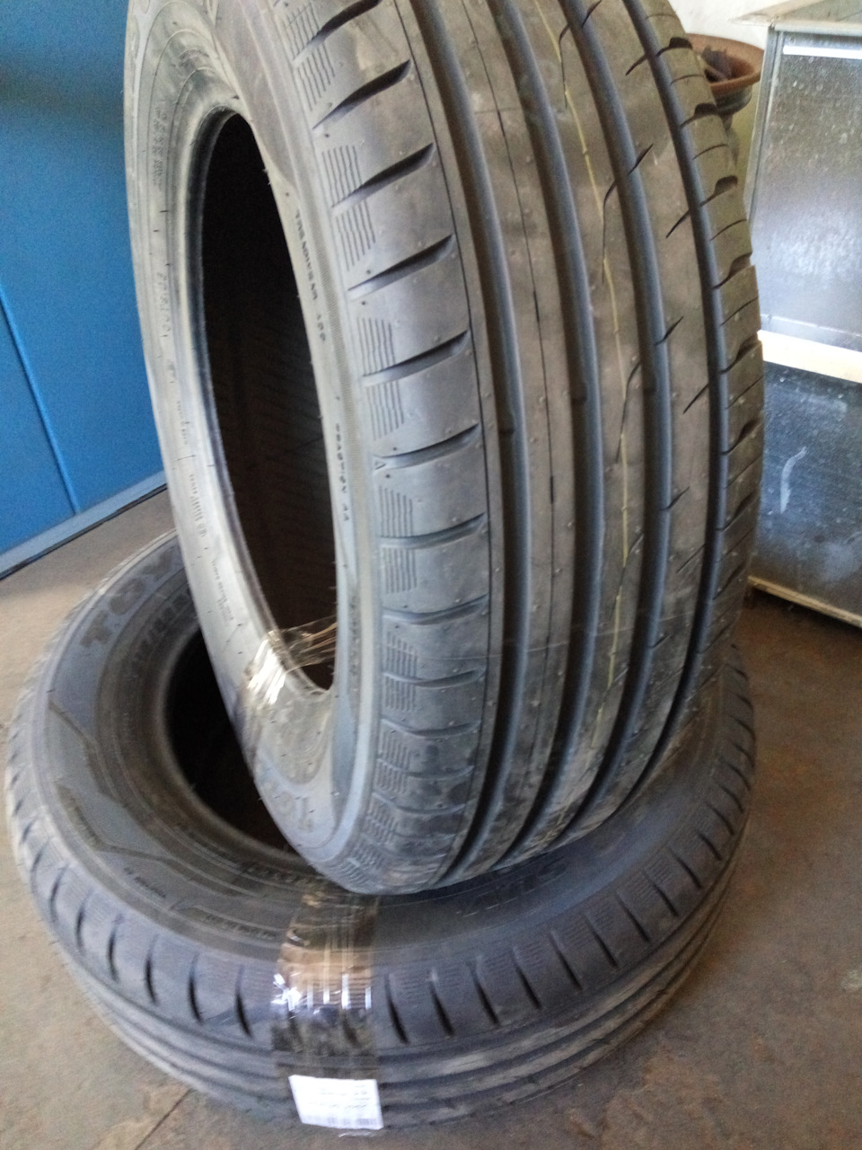 Toyo proxes cf2 215/65 1