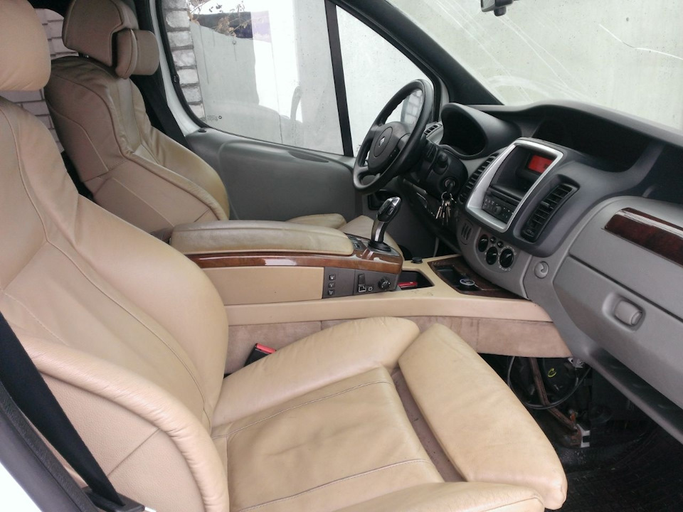 Салон BMW 1