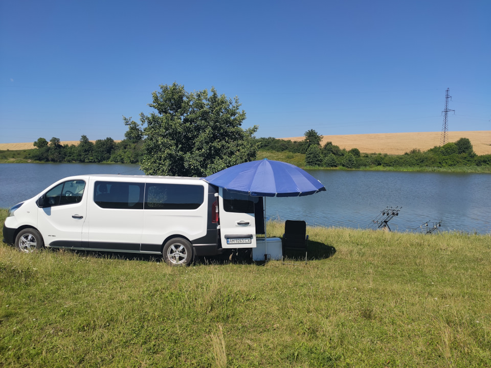 Renault Trafic намет на рибалці 2
