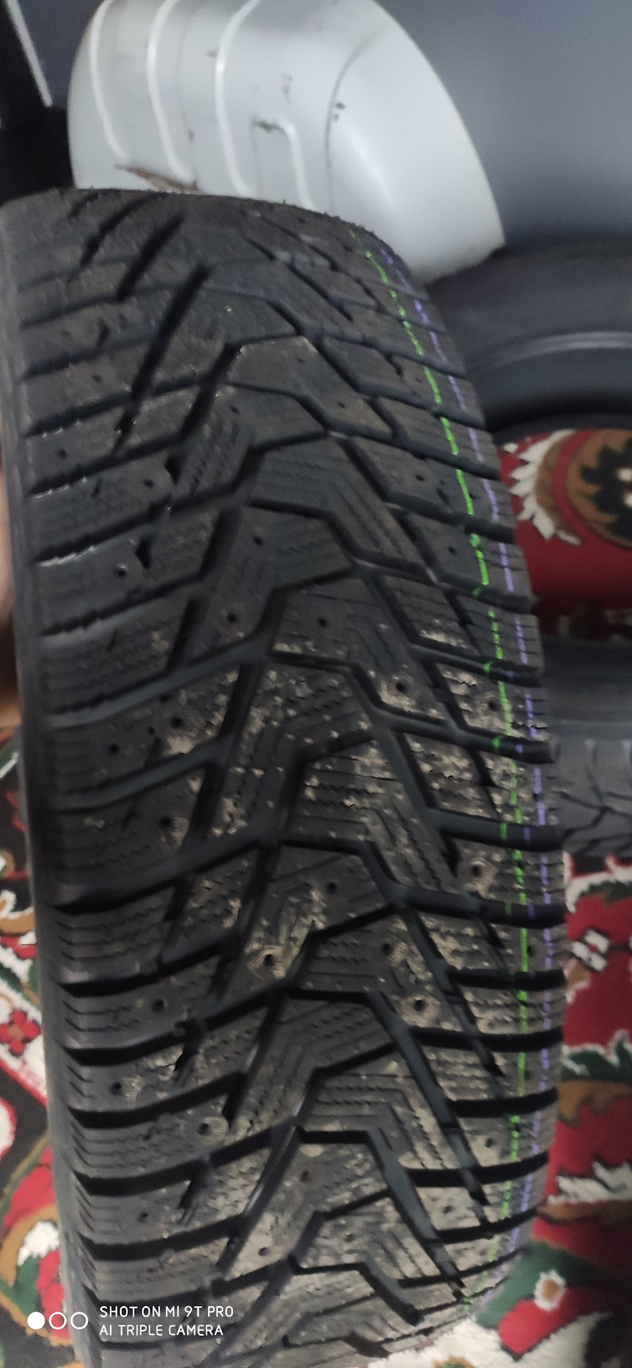 Шини Зима Hankook 429 протектор 2
