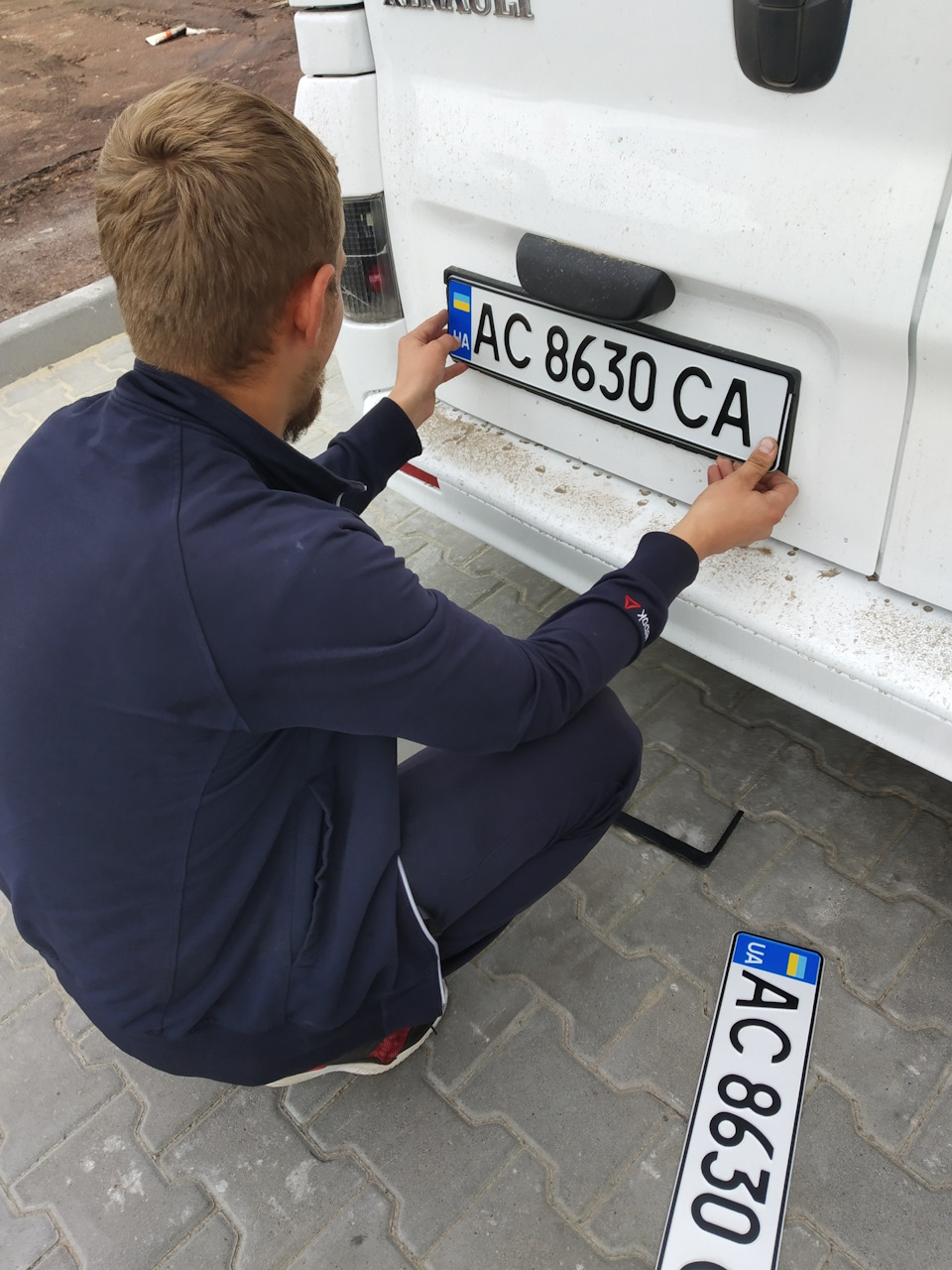 На своїй реєстрації 3