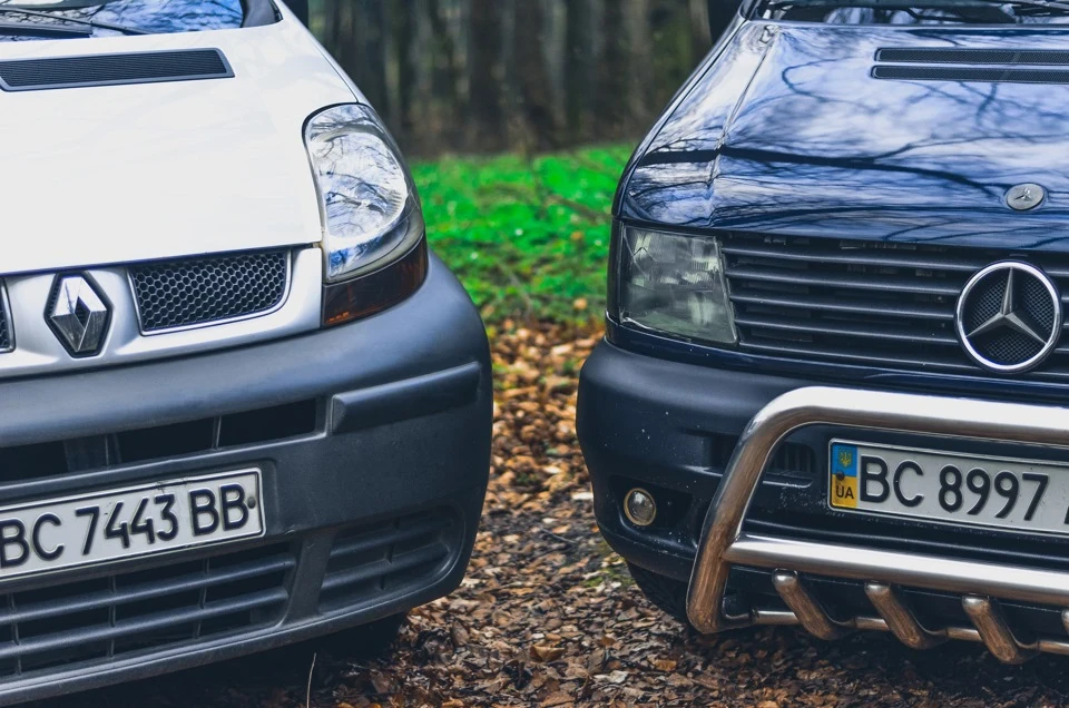 Фотосесія: Renault Trafic vs Mercedes Vito