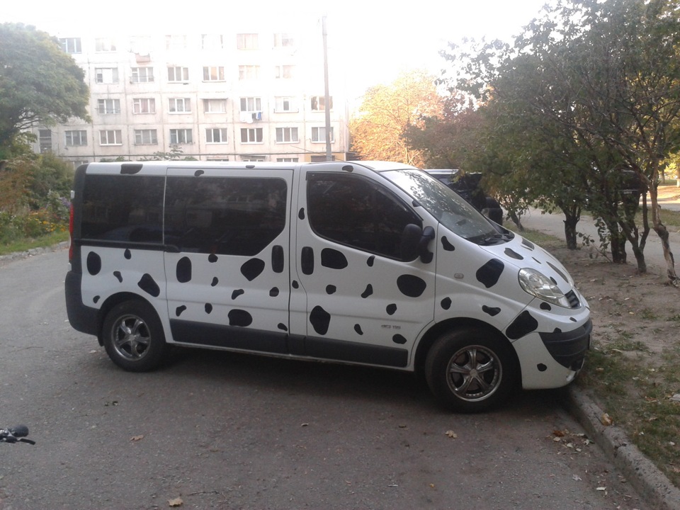 Зустрічають по одягу 3