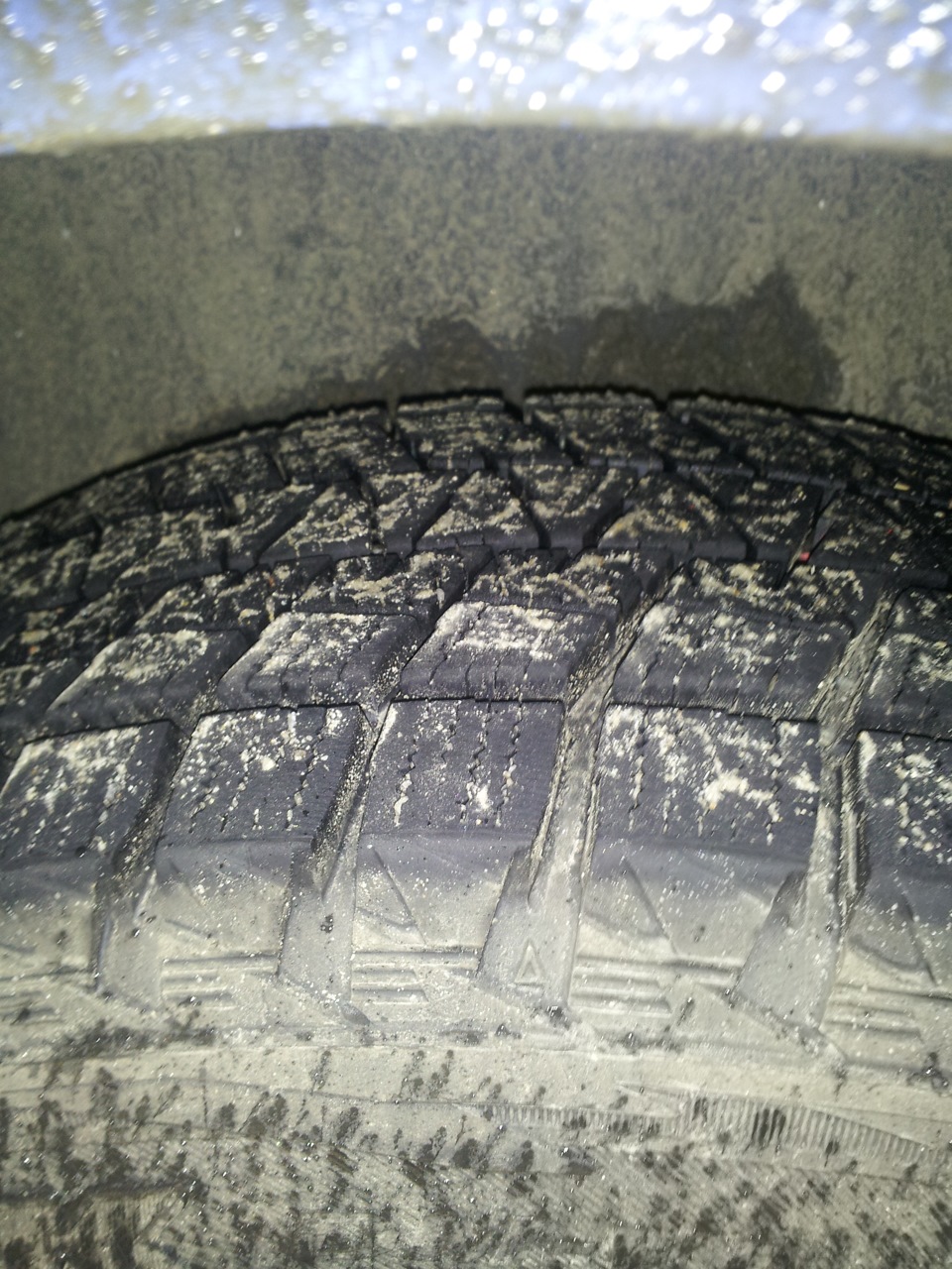 Звіт про шини Bridgestone Blizzak DM-V1 215/65 R16 98R 3
