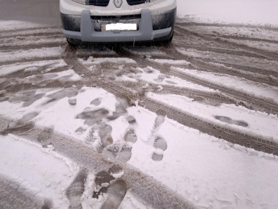Кенгуру від PRADO на Renault Trafic 2.0 пластмаса 4