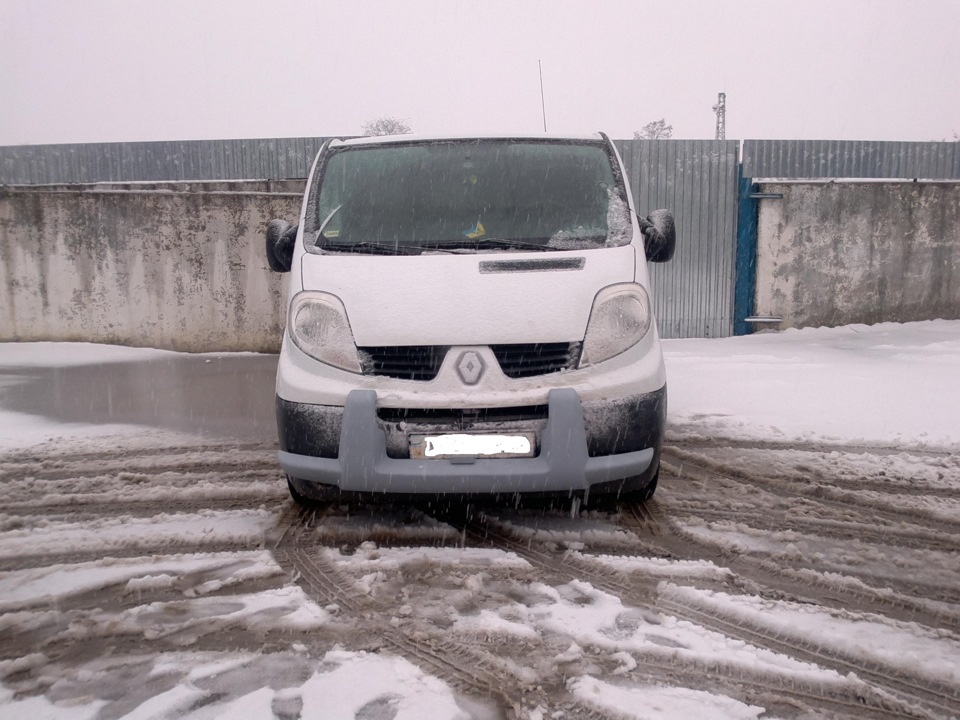 Кенгуру від PRADO на Renault Trafic 2.0 пластмаса 1