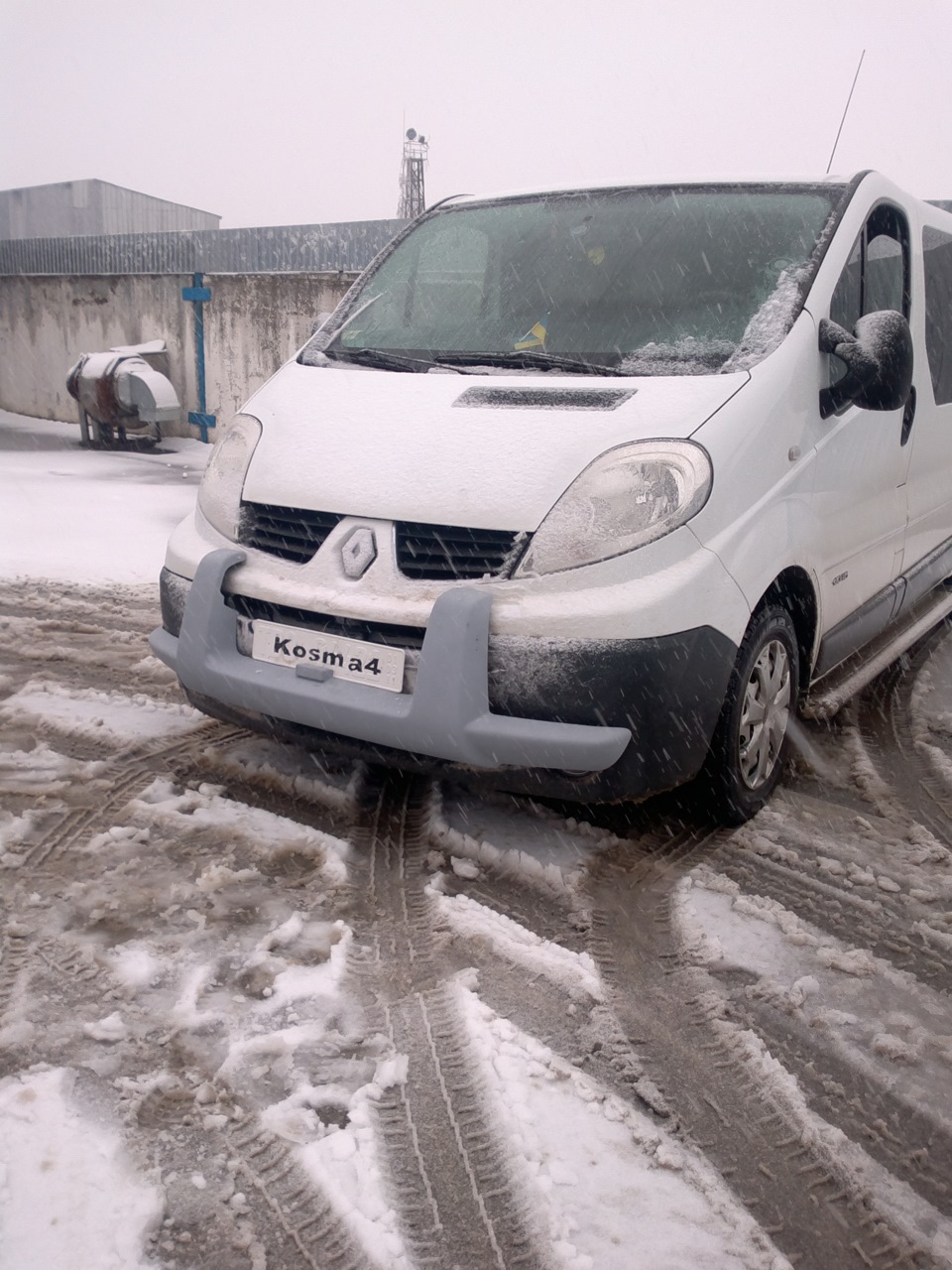 Кенгуру від PRADO на Renault Trafic 2.0 пластмаса 5