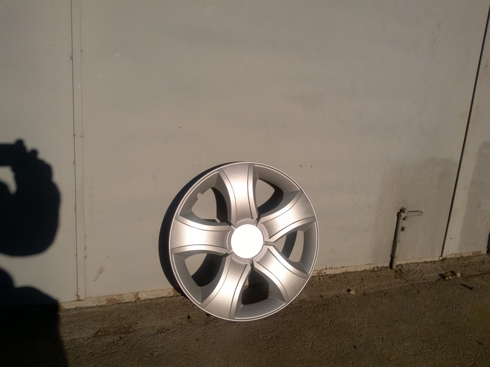 Ковпаки R16 + наклейки Renault 2