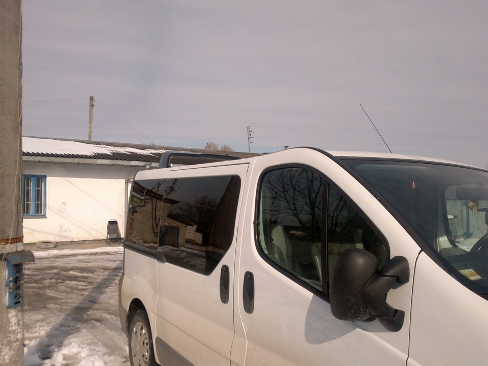 сполер Renault Trafic 2.0 3