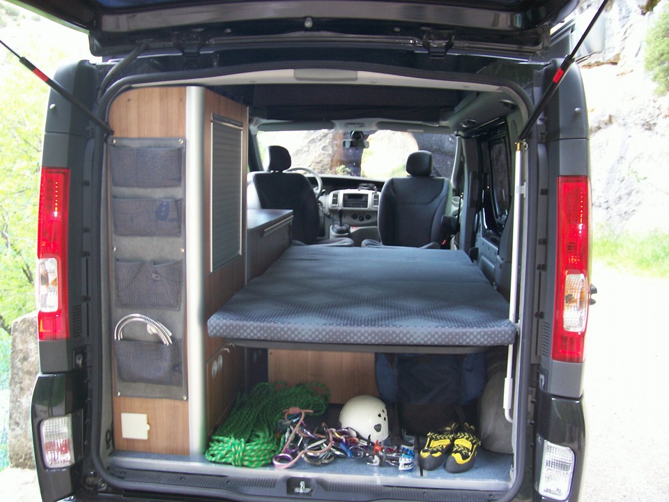 Renault Trafic Camping bus 2