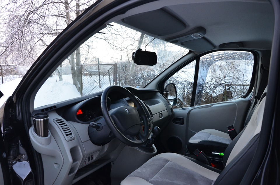 Салон мого Renault Trafic 1