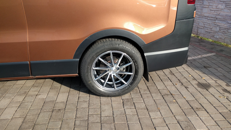 Диски Vossen на Renault Trafik 3 5