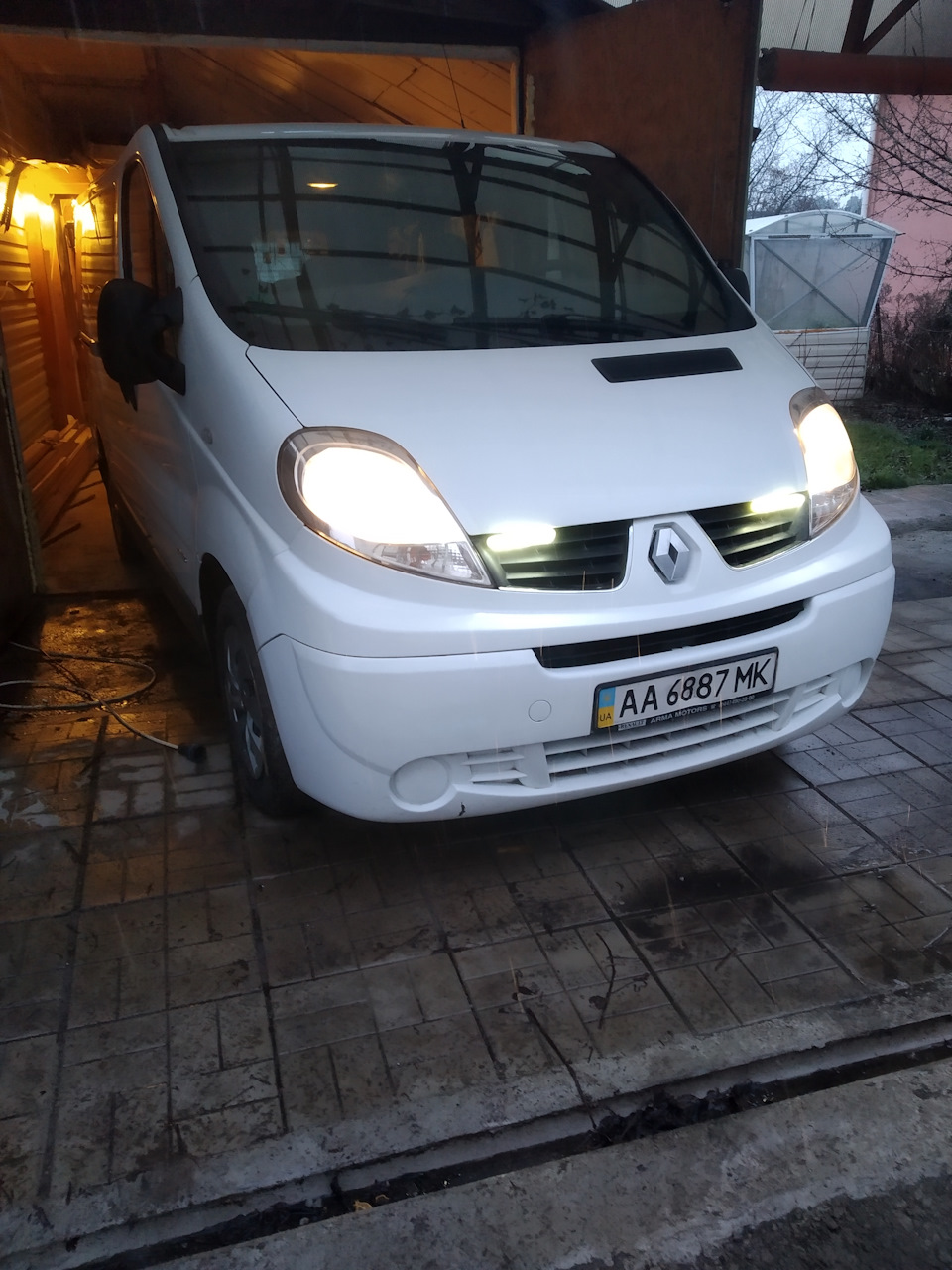 Настав час. $11 000 1