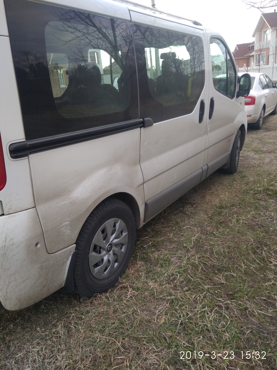 Порівняння відчуттів від легкової Nokian Hakka Blue 2 205/65 16 та кросоверської Michelin Latitude Cross 215/70 16 на Рено Трафіку. 2