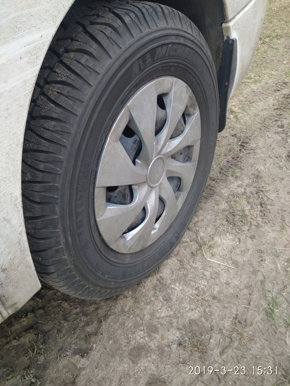Порівняння відчуттів від легкової Nokian Hakka Blue 2 205/65 16 та кросоверської Michelin Latitude Cross 215/70 16 на Рено Трафіку. 3
