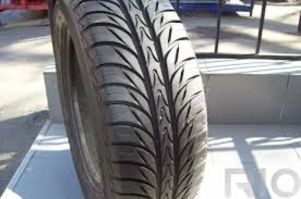 Куплю б/в шини на своє авто 235 50 R18 Літо