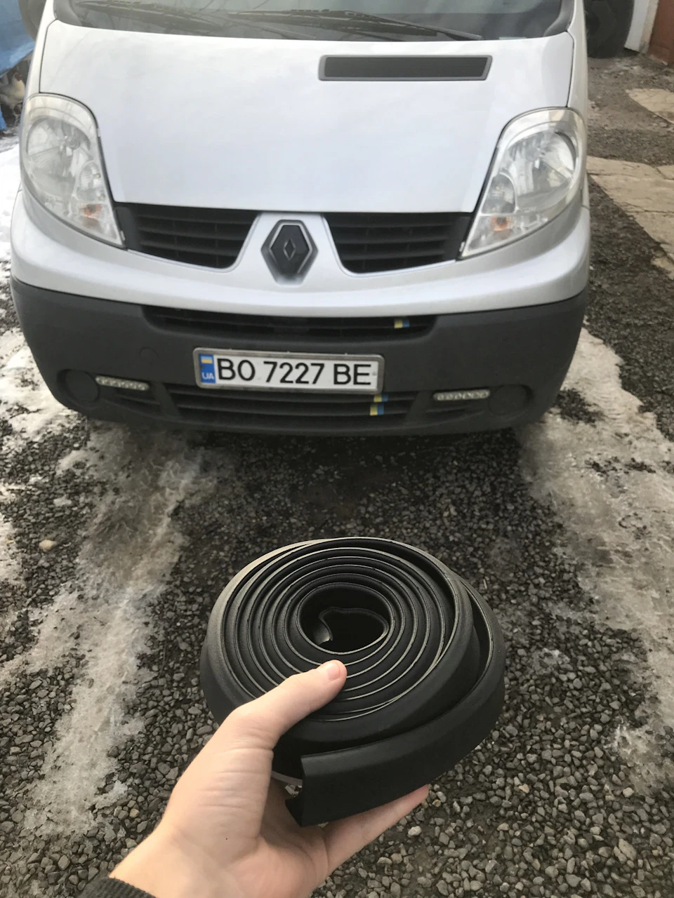 Універсальна губа на бампер