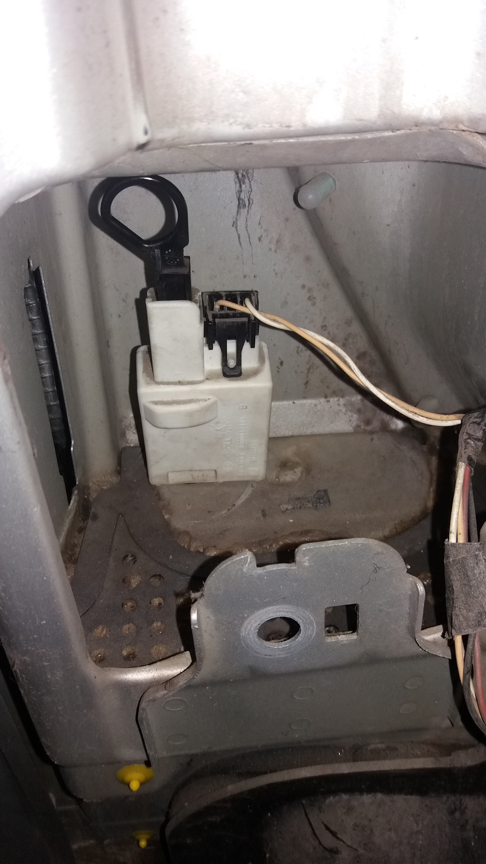 Кришка паливного бака під замком 🖒🔐 2