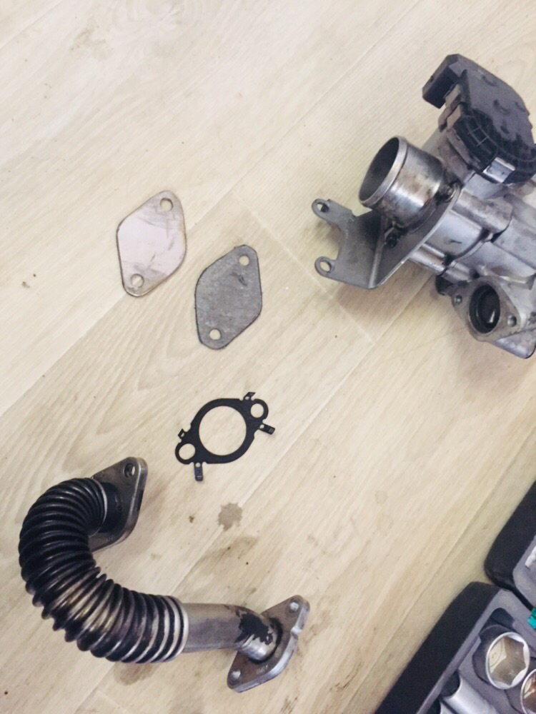 7️⃣ Глушимо EGR 🔧🔩 4