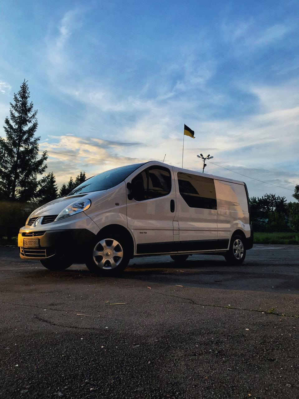 Який же він красень 🚐🏙️🌄😀 1