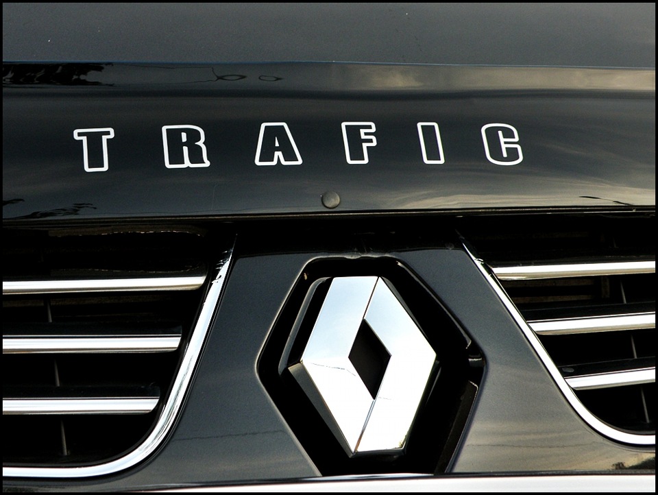 Фото екстер'єр Renault Trafic у деталях 2