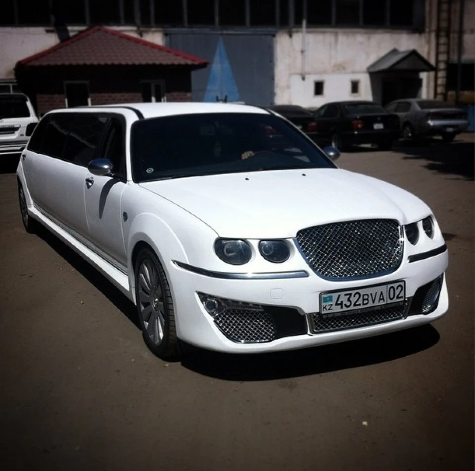 Хто порівнював Ровери з іншими авто?