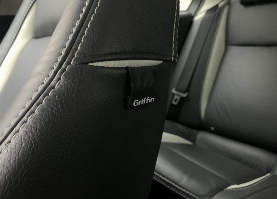 Салон Griffin 2012 1