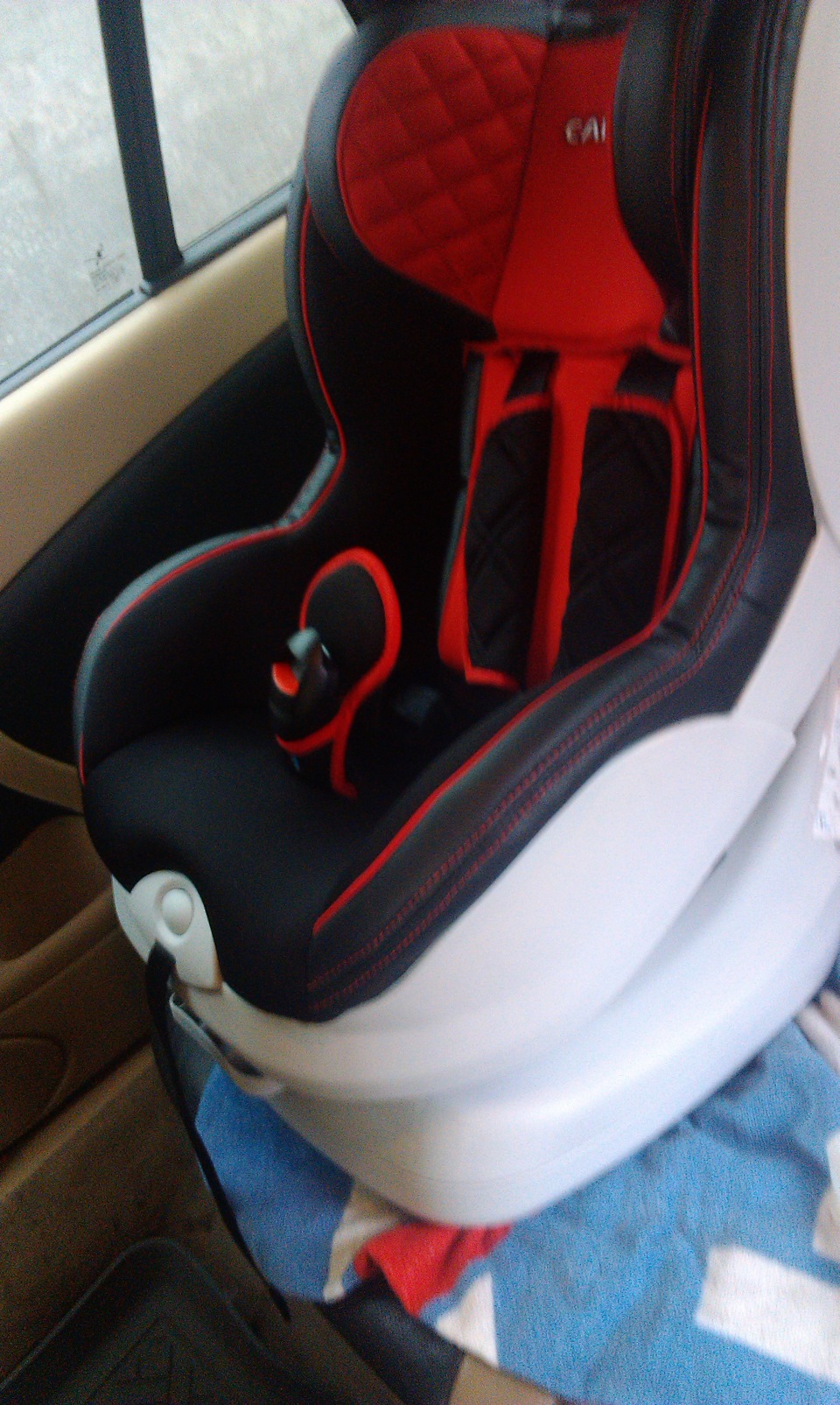 CARETERO DEFENDER ISOFIX (9-18КГ) - RED 2