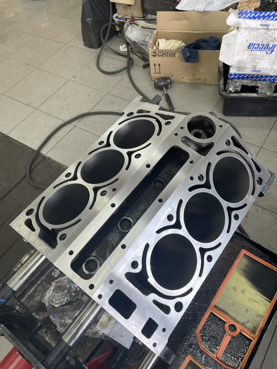 Гільзування 3.0 V6-turbo 1