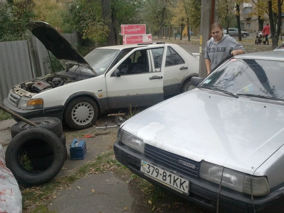 Ось вони разом! Мазда та Сааб :)