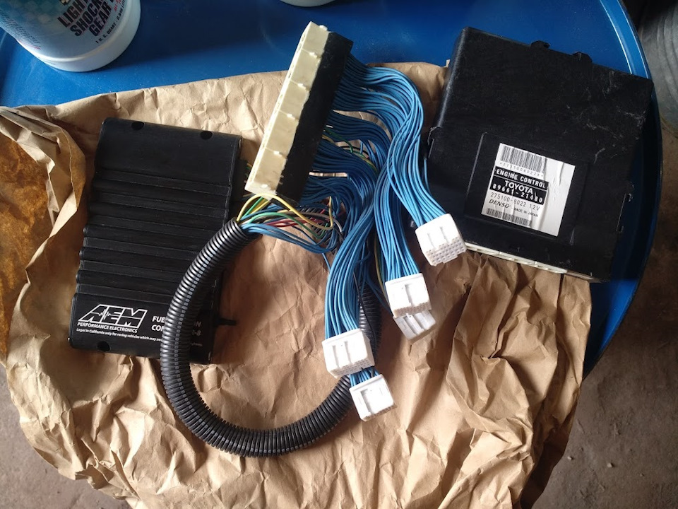 Продаю мозок AEM FIC 8 з проводкою plug-n-play Toyota/Scion 1
