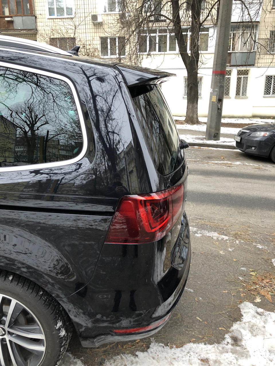 Спойлер на кришку багажника 1