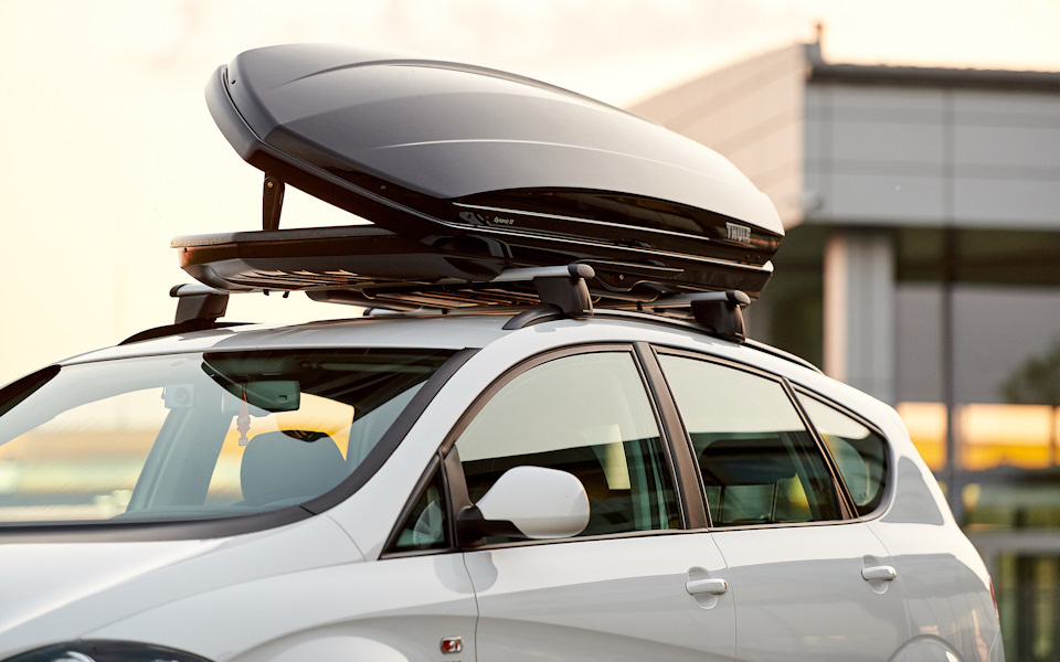 Бокс на кришку THULE Dynamic M 800 Black Glossy 3
