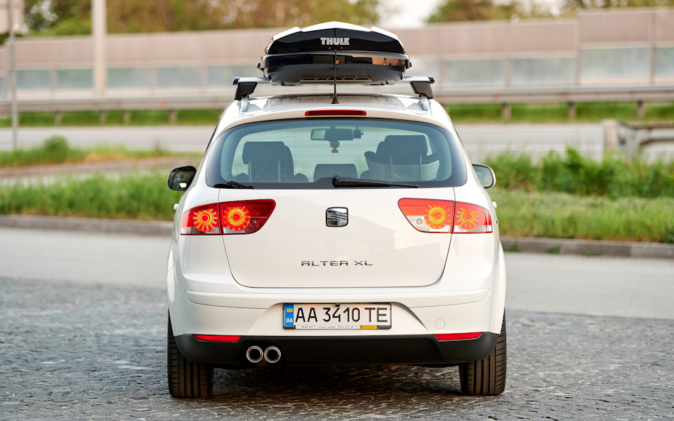 Бокс на кришку THULE Dynamic M 800 Black Glossy 5