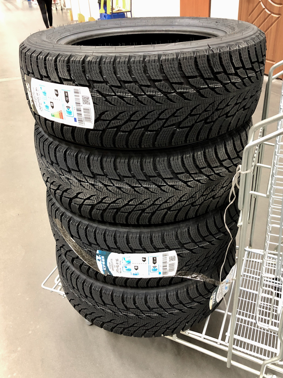 Купив новий комплект зимових Nokian Hakkapeliitta R3 2