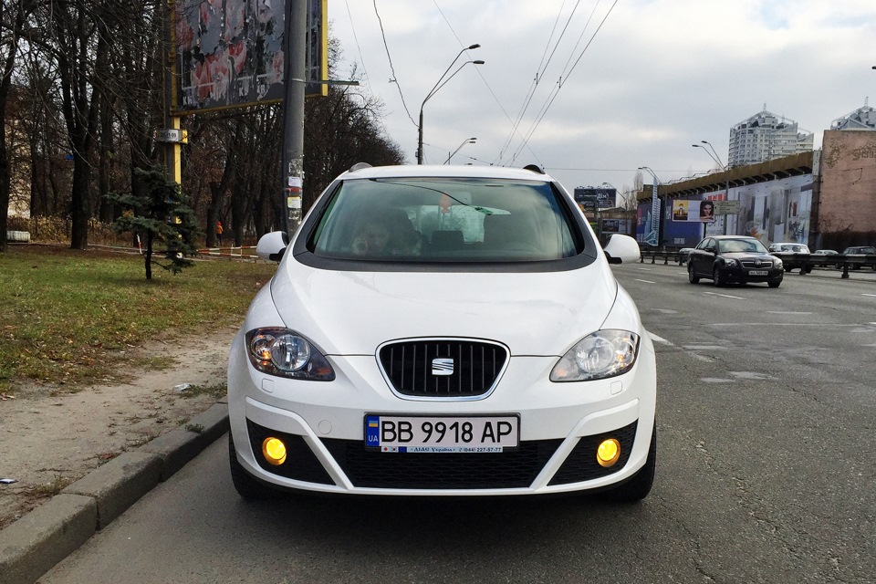 Жовті лампи в ПТФ IPF XY 1