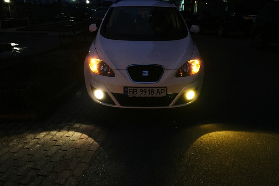 Жовті лампи в ПТФ IPF XY 4