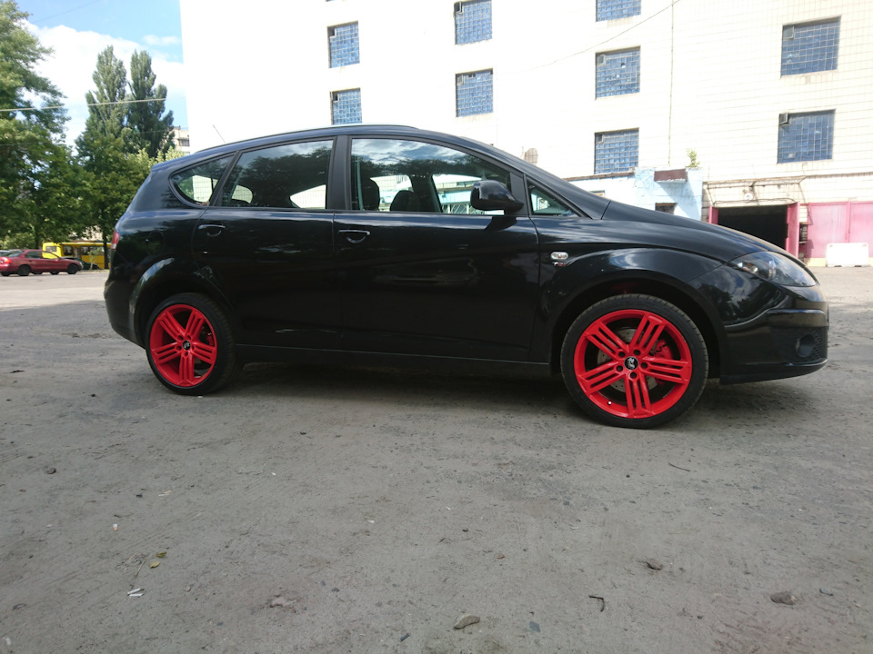 Спробував 225/40/18 45 8J 3
