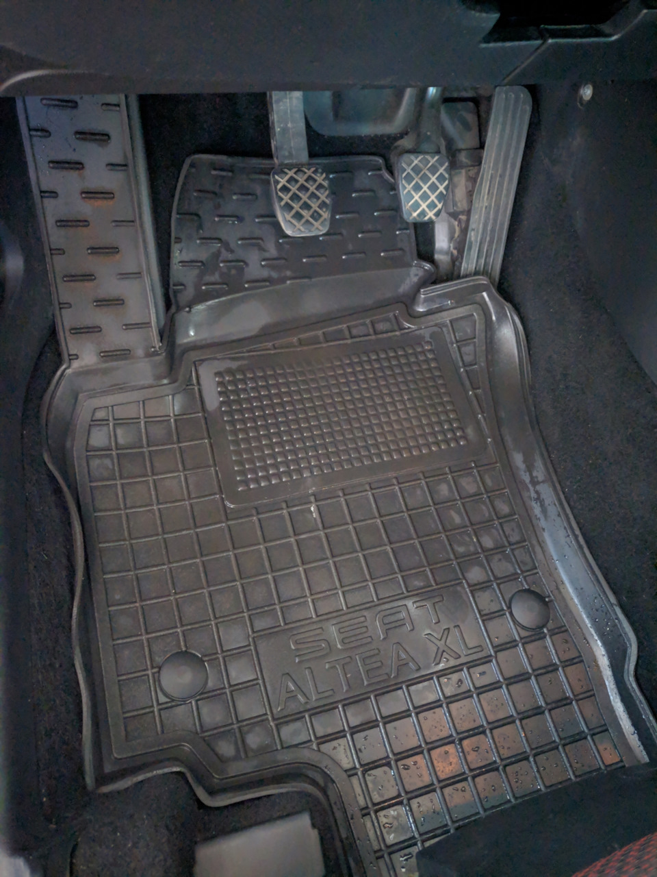 Килимки гумові в seat altea 5