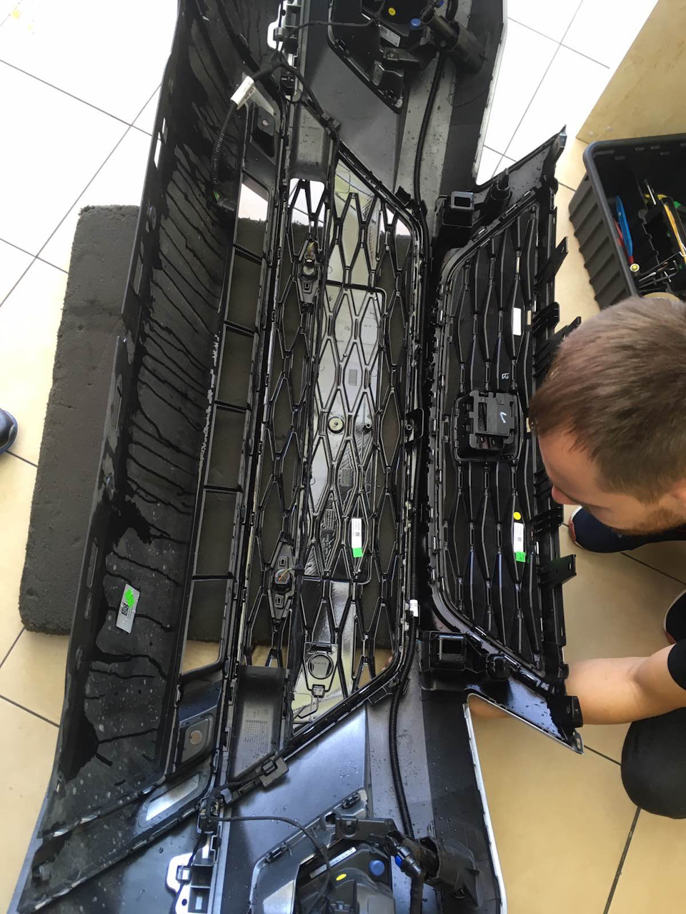 Обклеювання фронтальної частини автомобіля 3