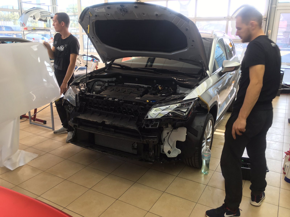 Обклеювання фронтальної частини автомобіля 1