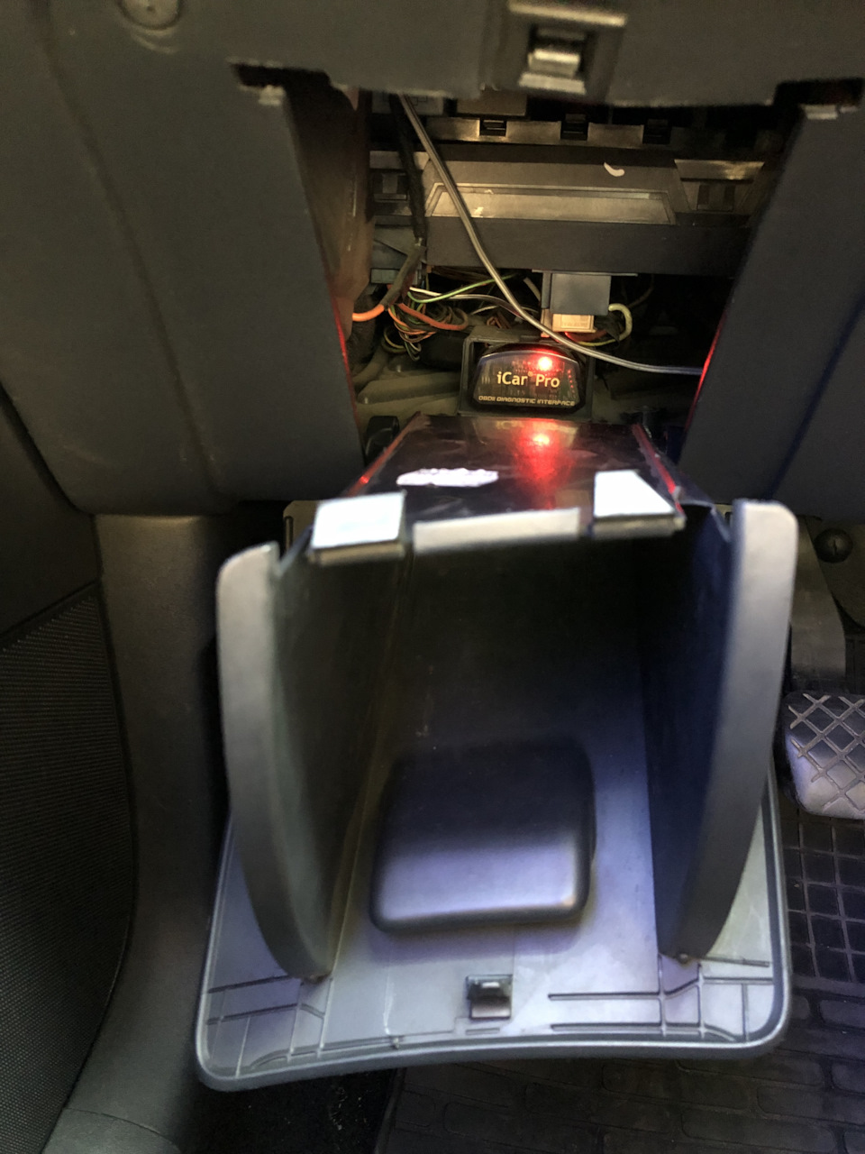 Холодно в салоні, стрілка температури живе своїм життям... VAG SEAT 1